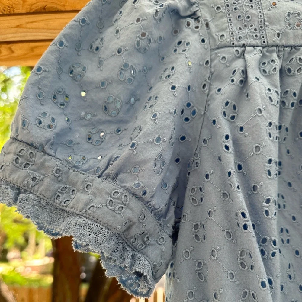 J. Crew Button Front Cropped Eyelet Top Blouse Hydrangea Blue size Medium - Picture 5 of 15